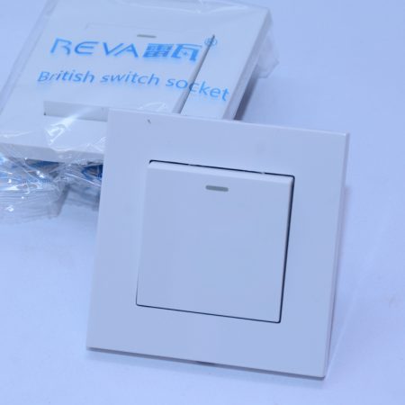 British Switch Socket Single 3K